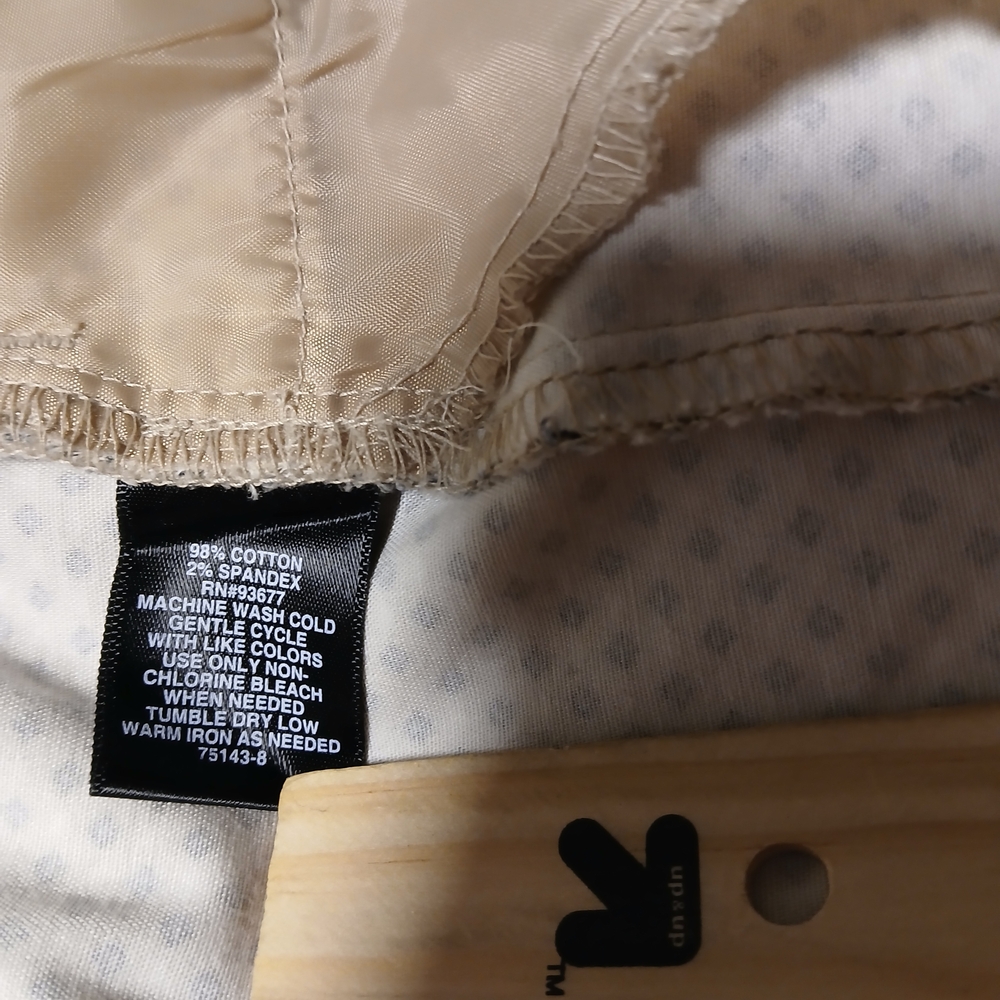 Liz Claiborne Women's Tan and Black Patterned Pants - Picture 7 of 7